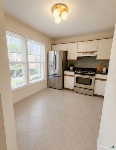 68 Foxbridge Village, Branford, CT 06405