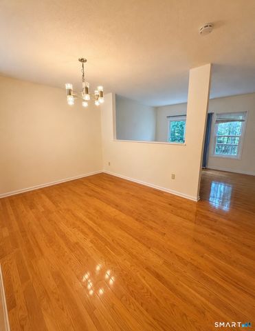 68 Foxbridge Village, Branford, CT 06405