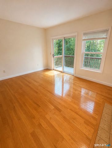 68 Foxbridge Village, Branford, CT 06405