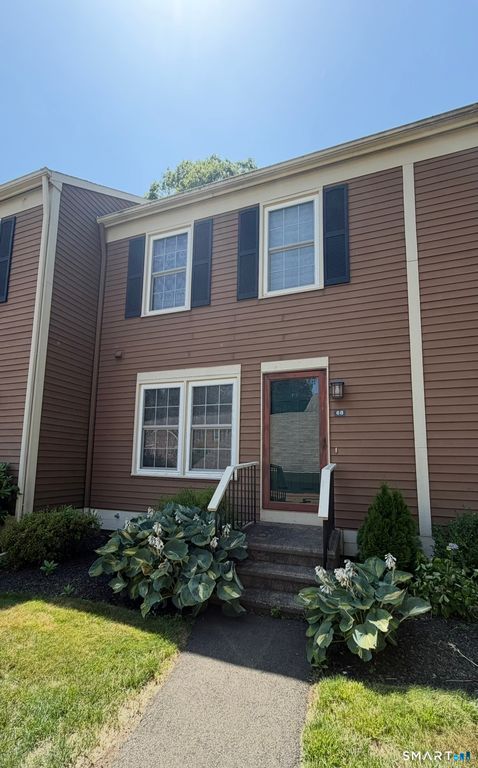 68 Foxbridge Village, Branford, CT 06405