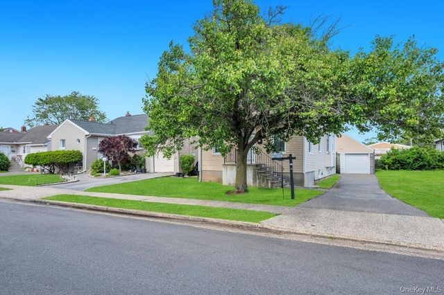 573 Miller Avenue, Freeport, NY 11520