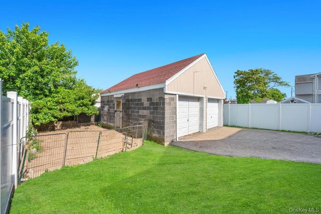 573 Miller Avenue, Freeport, NY 11520