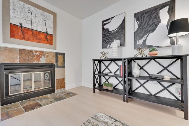 2709 2709 Oak Rd G, Walnut Creek, CA 94597