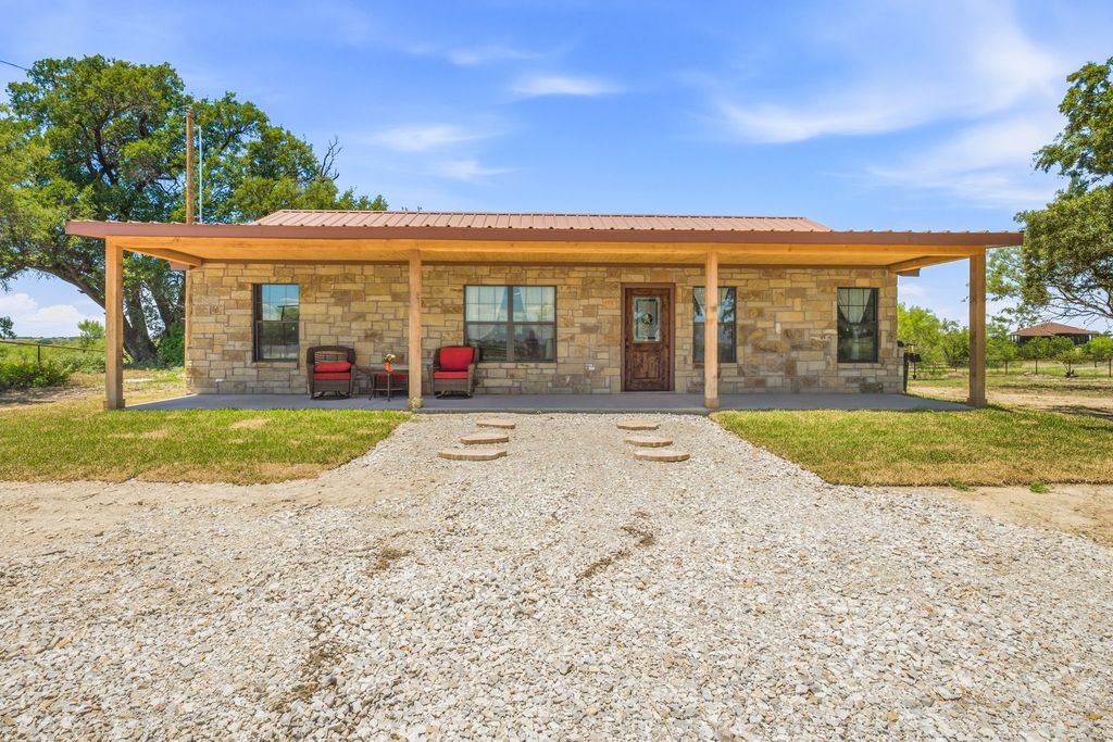 7414 Boswell Court, Lipan, TX 76462