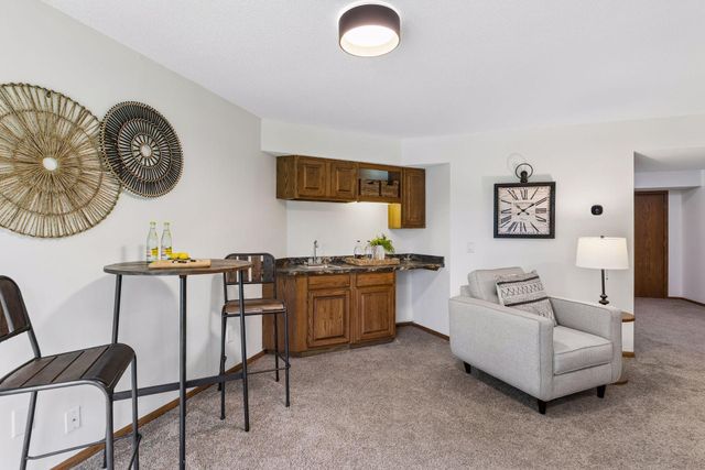 7966 Island Road, Eden Prairie, MN 55347