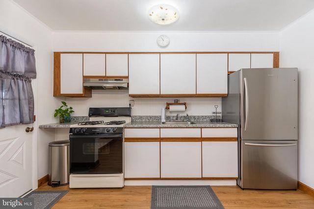 1654 MANOR RD, Baltimore, MD 21222