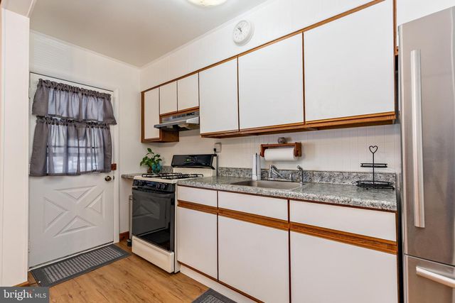 1654 MANOR RD, Baltimore, MD 21222