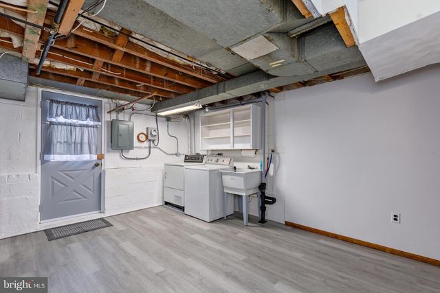 1654 MANOR RD, Baltimore, MD 21222