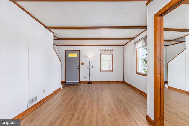 1654 MANOR RD, Baltimore, MD 21222