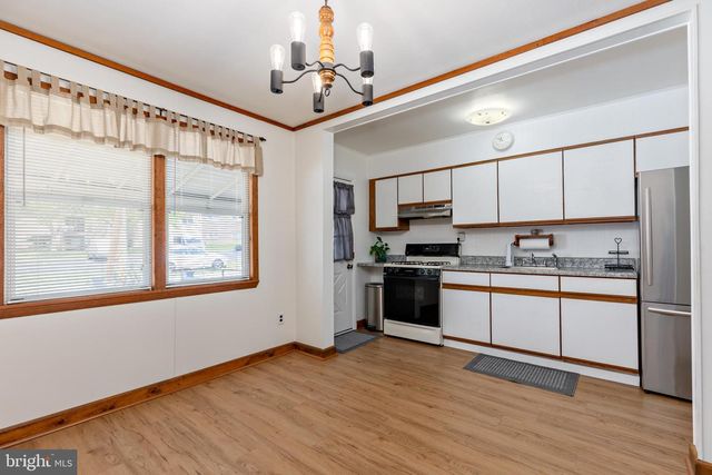 1654 MANOR RD, Baltimore, MD 21222