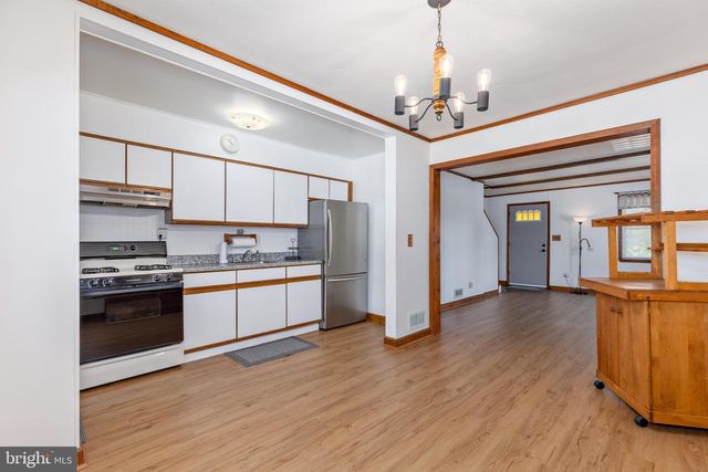 1654 MANOR RD, Baltimore, MD 21222