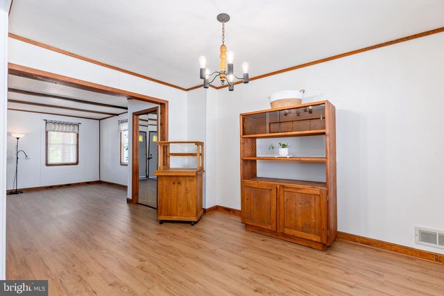 1654 MANOR RD, Baltimore, MD 21222
