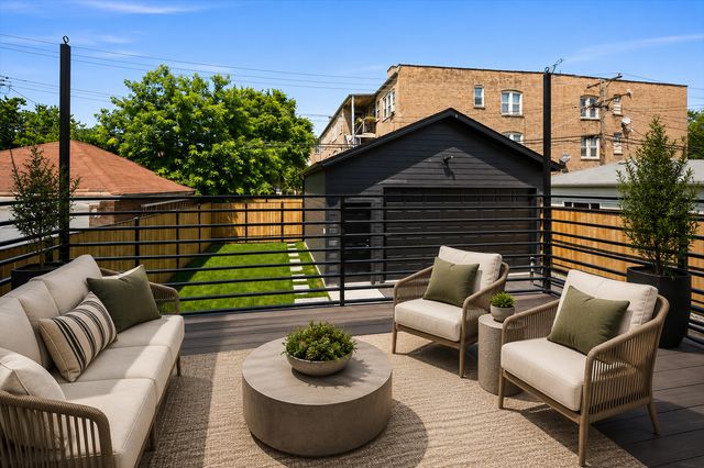 4848 W Eddy Street, Chicago, IL 60641