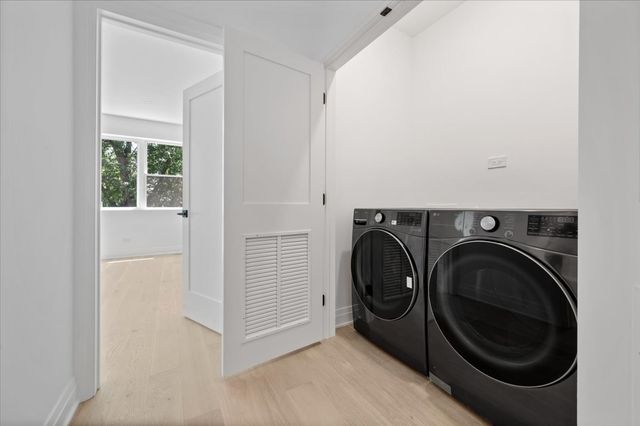 4848 W Eddy Street, Chicago, IL 60641