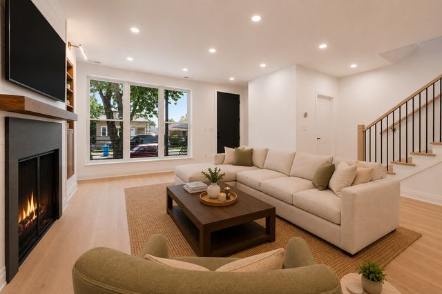 4848 W Eddy Street, Chicago, IL 60641