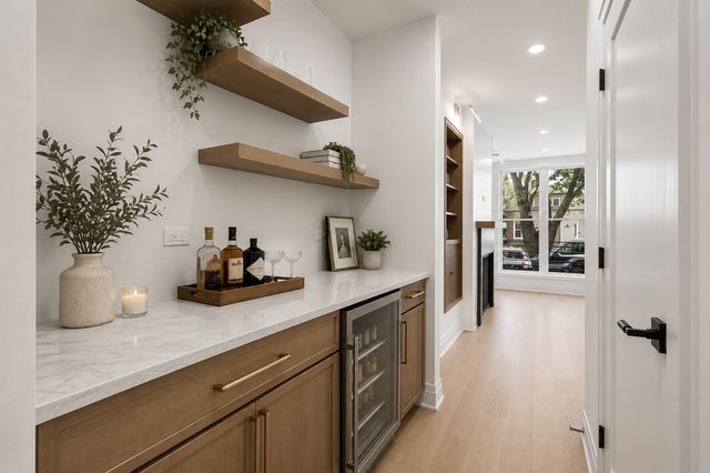 4848 W Eddy Street, Chicago, IL 60641