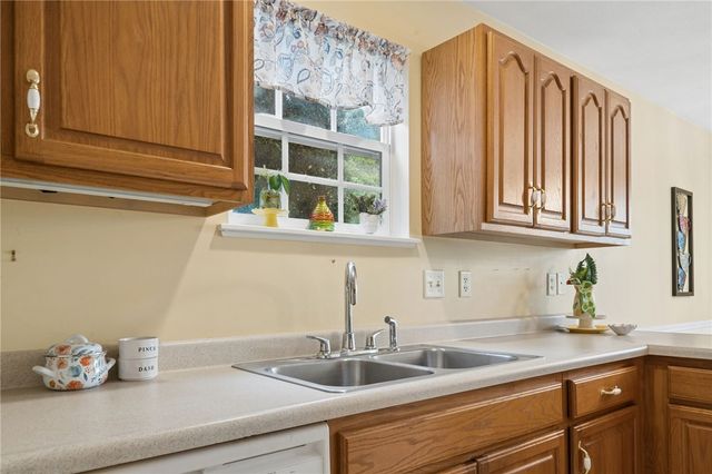108 Merion Ct, Hempfield Twp, PA 15601
