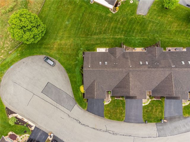 108 Merion Ct, Hempfield Twp, PA 15601