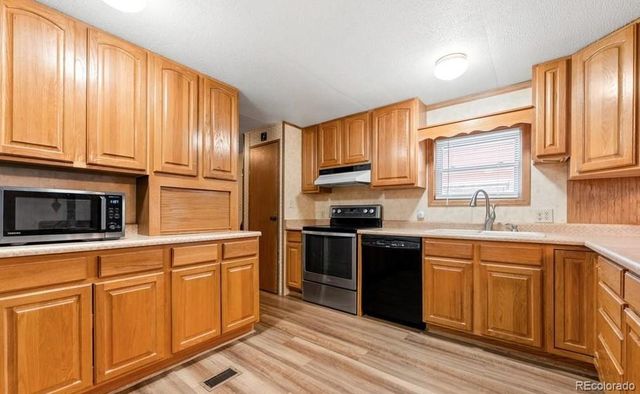 2219 W 28th Street, Pueblo, CO 81003