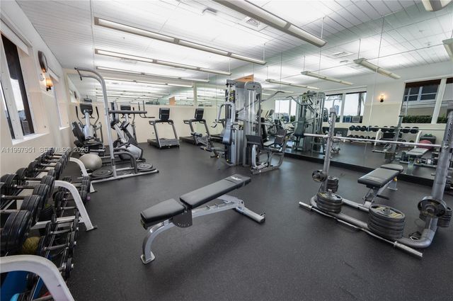 3232 SW 22nd Ter 607, Miami, FL 33145