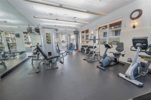 3232 SW 22nd Ter 607, Miami, FL 33145