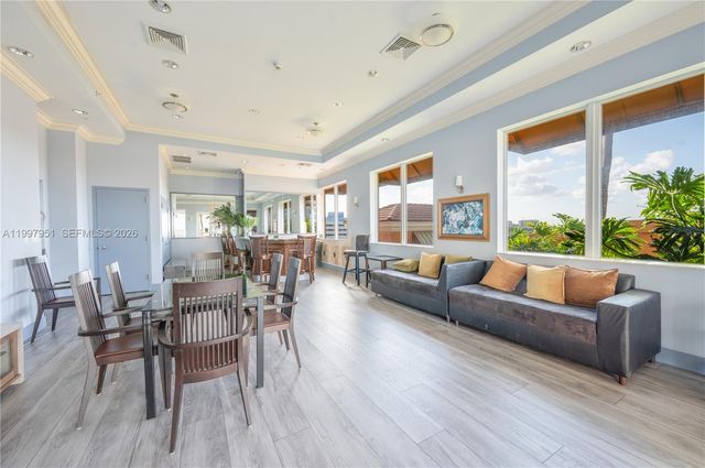 3232 SW 22nd Ter 607, Miami, FL 33145