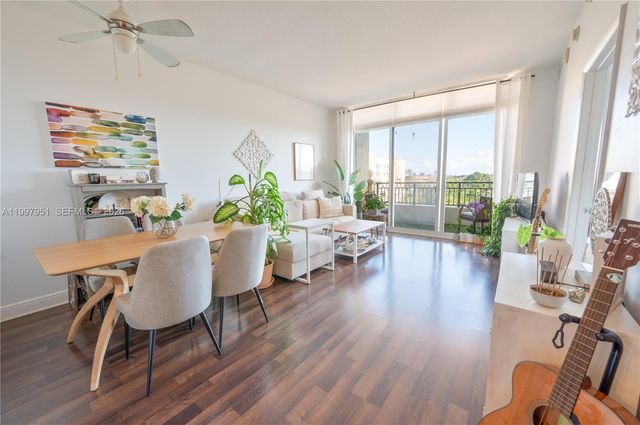 3232 SW 22nd Ter 607, Miami, FL 33145