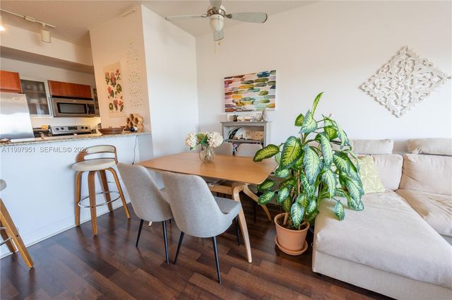 3232 SW 22nd Ter 607, Miami, FL 33145