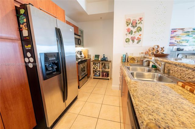 3232 SW 22nd Ter 607, Miami, FL 33145