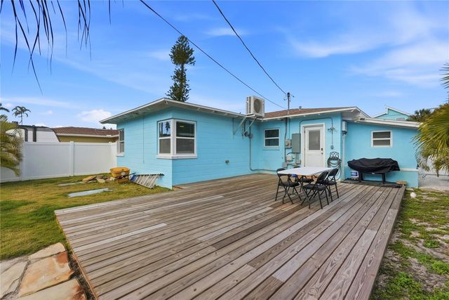 15424 2ND STREET E, Madeira Beach, FL 33708