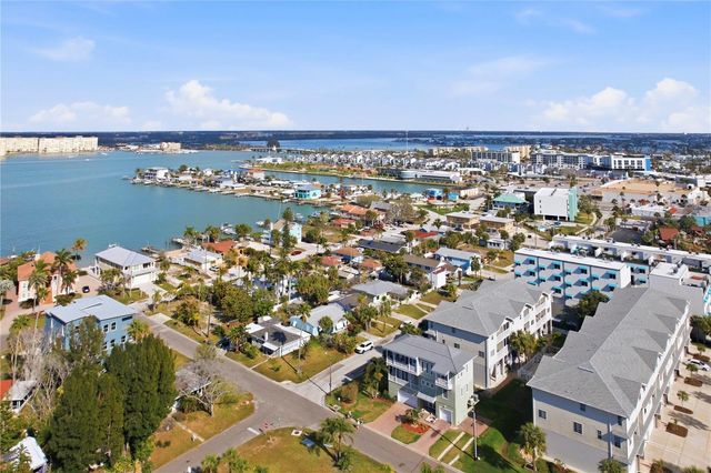 15424 2ND STREET E, Madeira Beach, FL 33708