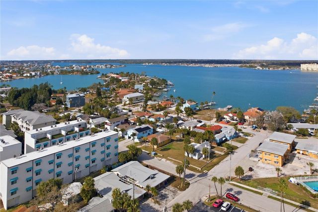 15424 2ND STREET E, Madeira Beach, FL 33708
