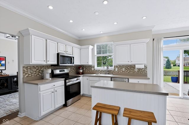 1049 Statesman Drive, Brownsburg, IN 46112