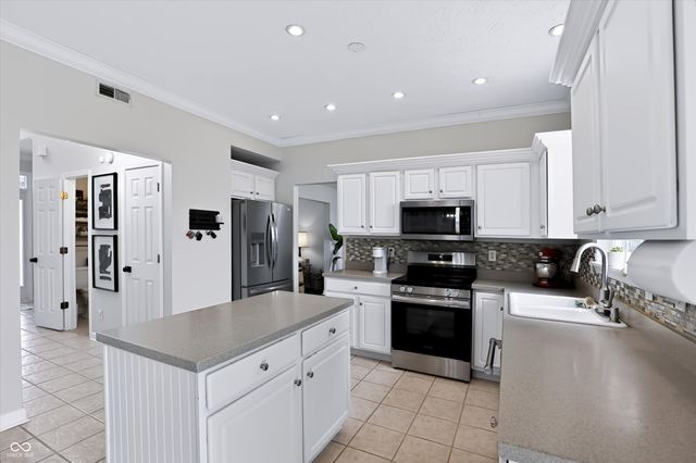 1049 Statesman Drive, Brownsburg, IN 46112