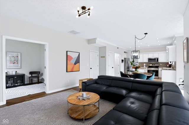 1049 Statesman Drive, Brownsburg, IN 46112