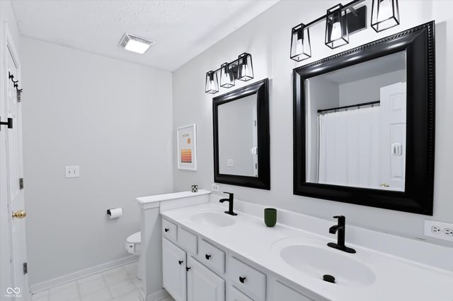 1049 Statesman Drive, Brownsburg, IN 46112