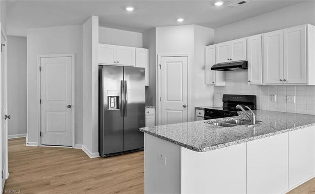 2569 Raspberry Hill Drive, Winston-salem, NC 27106