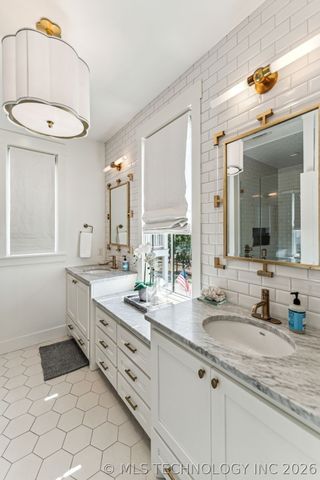 101 Lower Greenway, Carlton Landing, OK 74432