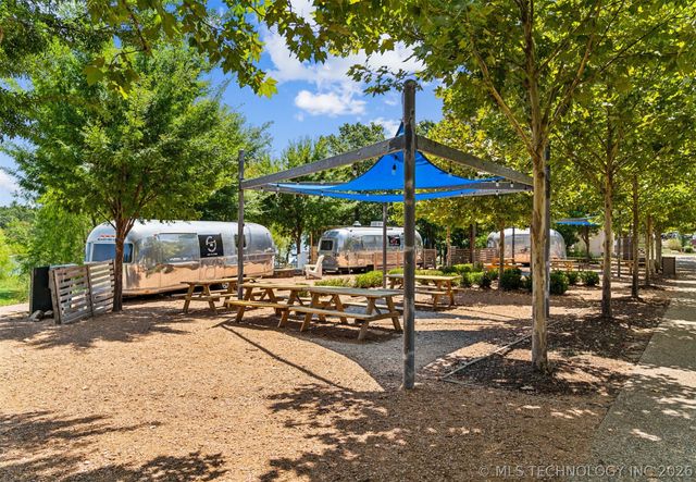 101 Lower Greenway, Carlton Landing, OK 74432