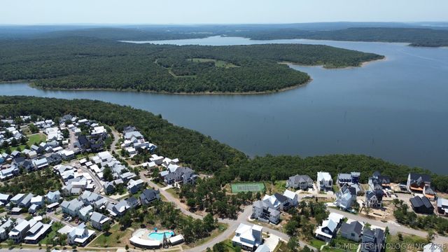 101 Lower Greenway, Carlton Landing, OK 74432