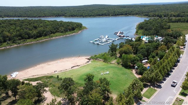 101 Lower Greenway, Carlton Landing, OK 74432