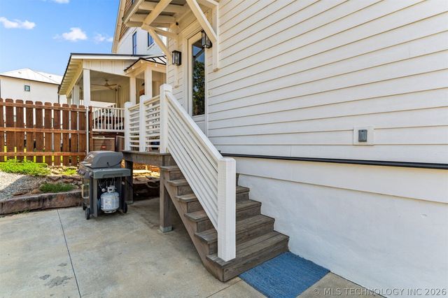 101 Lower Greenway, Carlton Landing, OK 74432