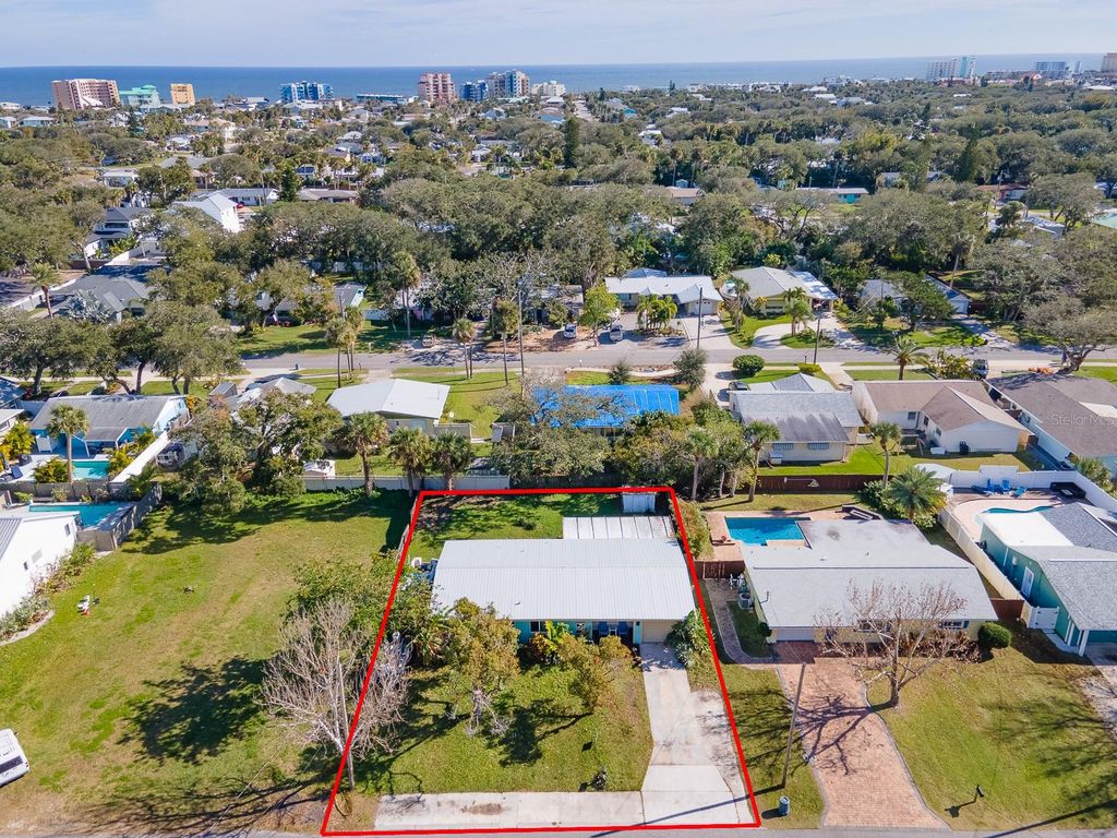 Image 4 of property listing at 617 GOODWIN AVENUE, New Smyrna Beach, FL 32169