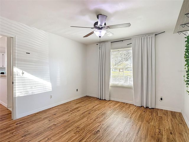 10121 LAKE OAK CIRCLE, Tampa, FL 33624