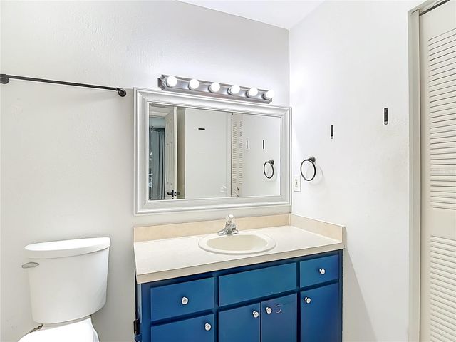 10121 LAKE OAK CIRCLE, Tampa, FL 33624