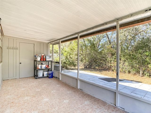 10121 LAKE OAK CIRCLE, Tampa, FL 33624