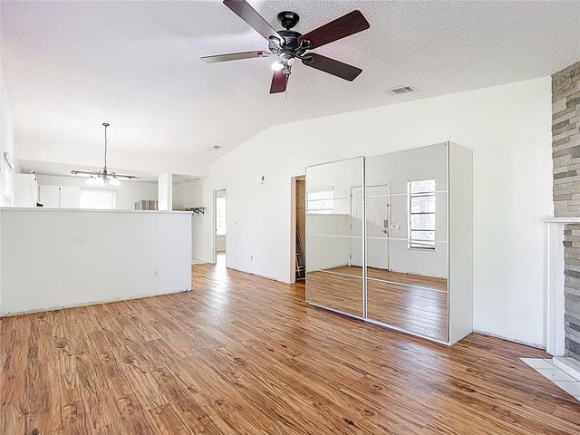 10121 LAKE OAK CIRCLE, Tampa, FL 33624