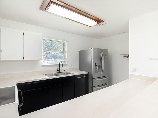 10121 LAKE OAK CIRCLE, Tampa, FL 33624