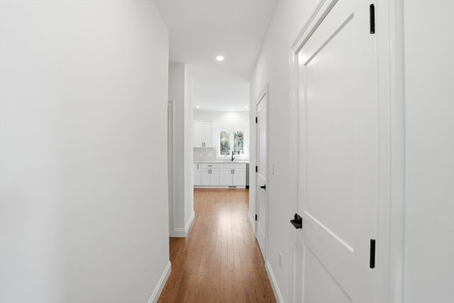 2 Valley Run Dr, Attleboro, MA 02703