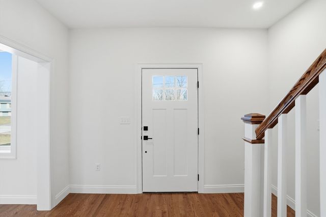 2 Valley Run Dr, Attleboro, MA 02703